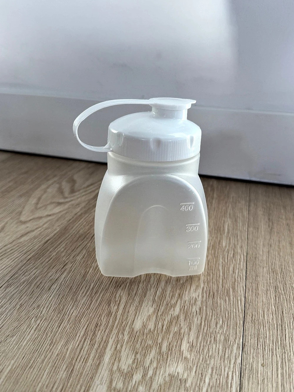 Rubbermaid 1 Pint Mixer Mate Clear Drink Container White Lid IC96 Great Clean